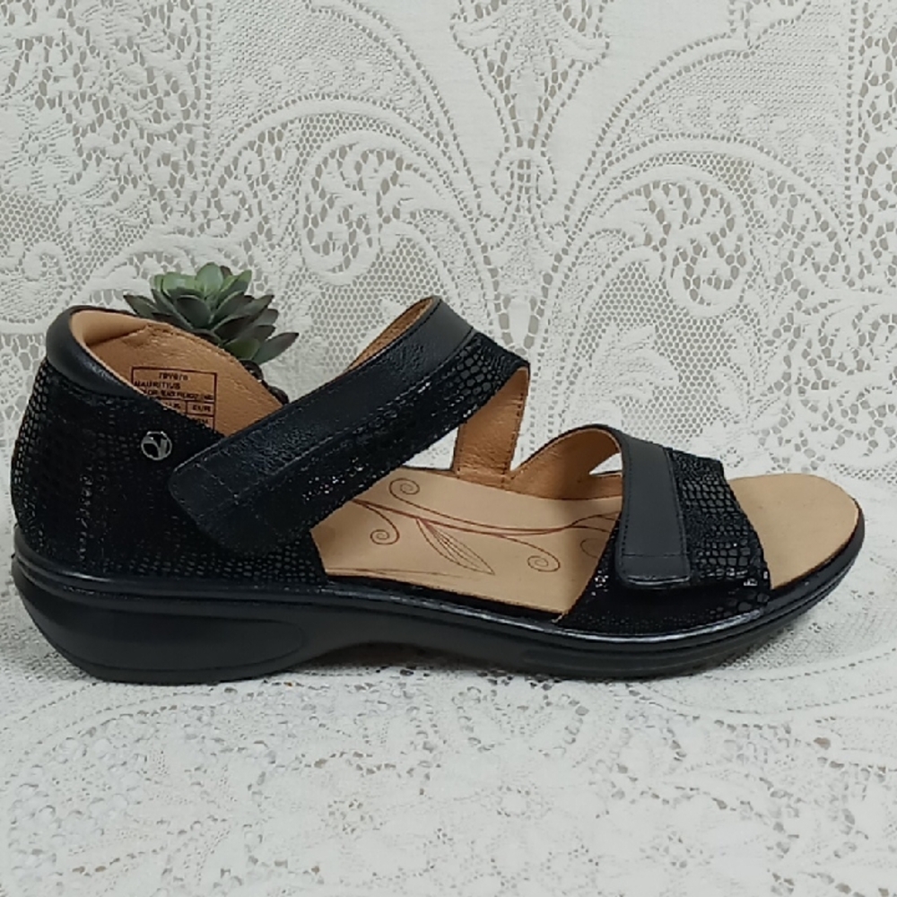NWOT Revere "MAURITIUS Black French Lizard Closed Heel Sandals Size 8/39